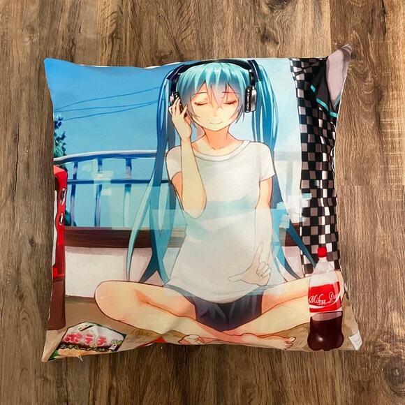 Hatsune Miku Square Decorative Pillow - Picture 1 of 6